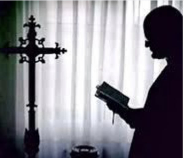 IGLESIA REFUERZA ESCUADRONES DE EXORCISMO ANTE AUMENTO DE CASOS